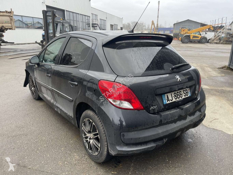 عربة نفعية Peugeot