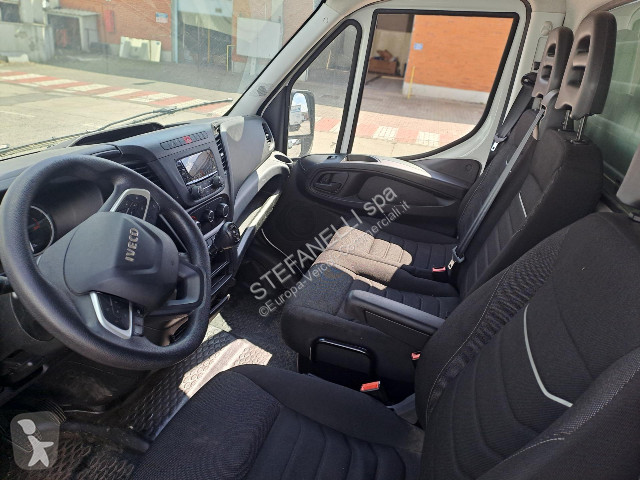 عربة نفعية Iveco DAILY 35C14H BOX