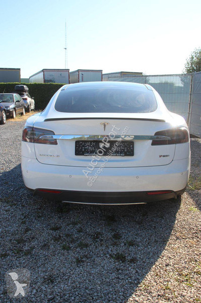 Furgoneta Tesla P85+