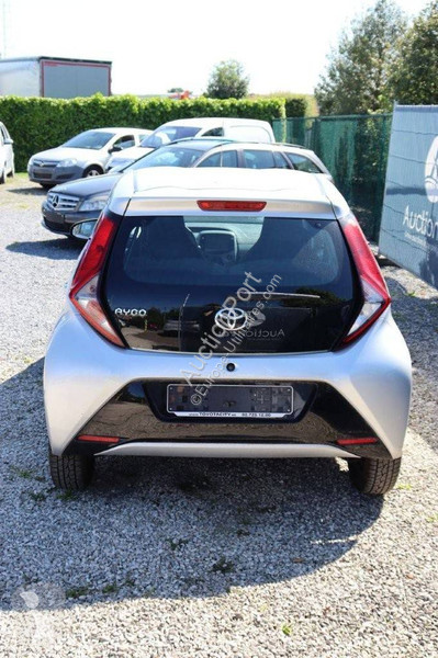 Autoutilitară Toyota