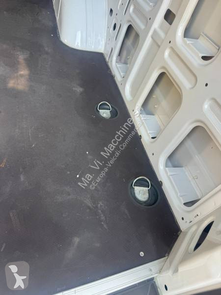 عربة نفعية Iveco