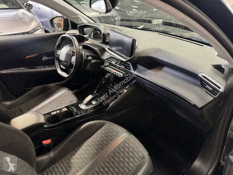 Samochód dostawczy Peugeot 208