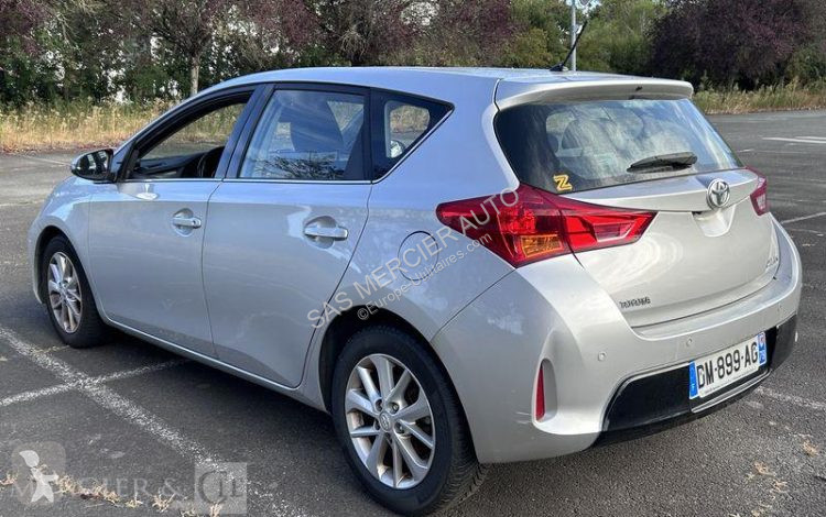 Véhicule utilitaire Toyota
