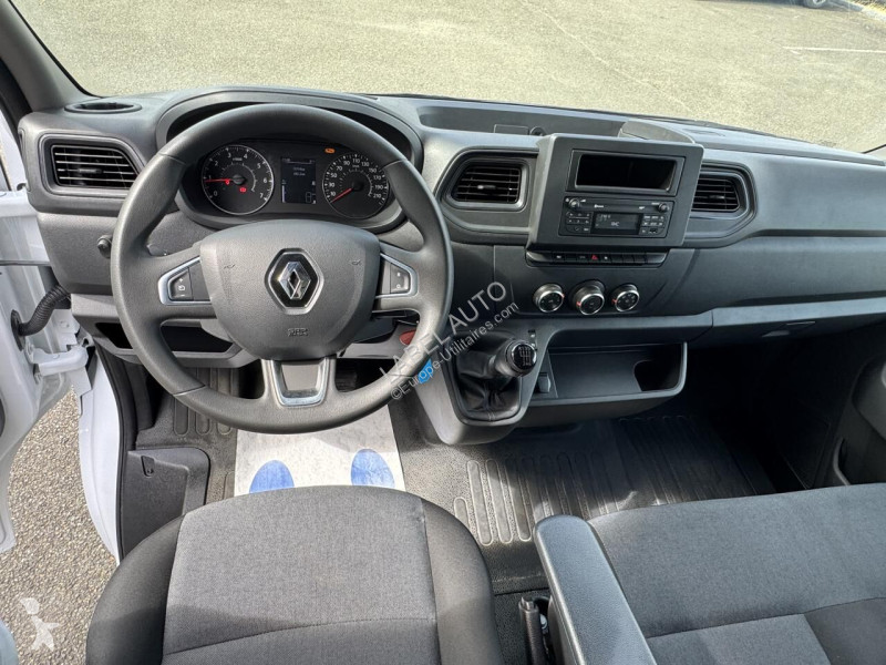 Véhicule utilitaire Renault 2.3