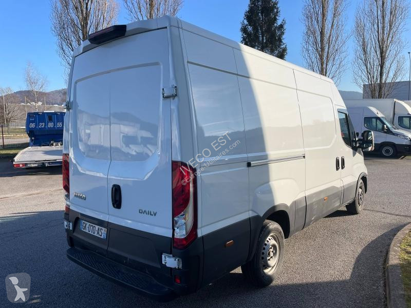 Véhicule utilitaire Iveco 35S Fg 35S14 V12m3 -...
