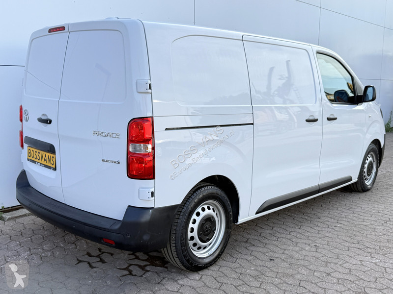 Furgoneta Toyota Electric 75kWh L1 348km WLTP...