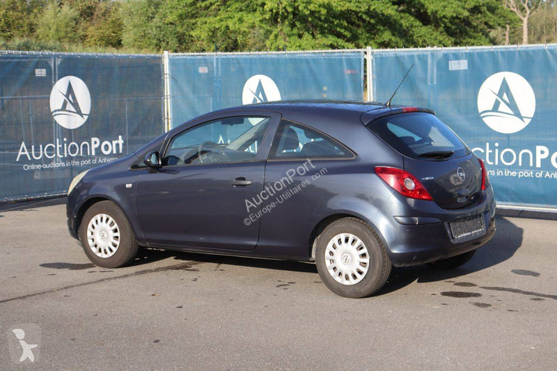 عربة نفعية Opel