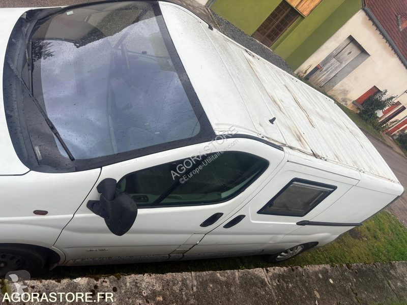 Véhicule utilitaire  Renault trafic