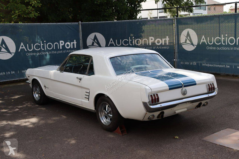 Furgoneta Ford V8
