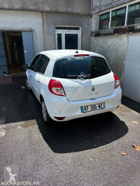 عربة نفعية Renault CLIO