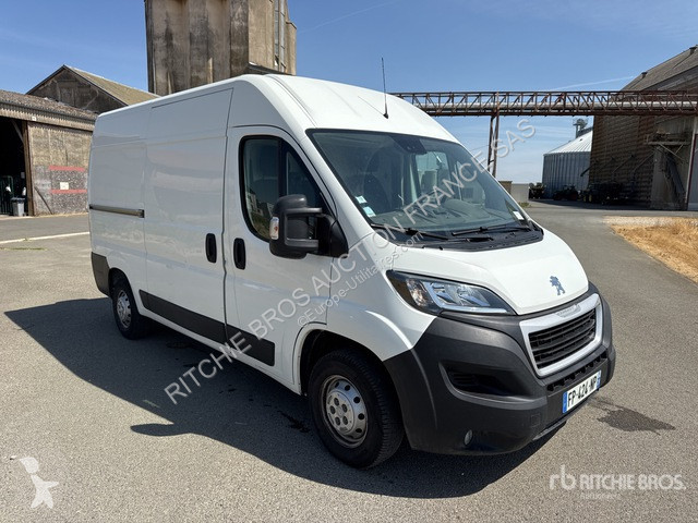 Véhicule utilitaire Peugeot