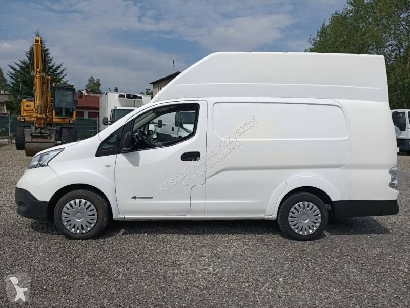 Véhicule utilitaire Nissan