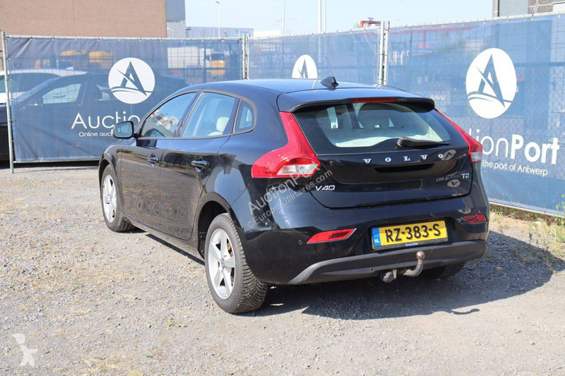 عربة نفعية Volvo