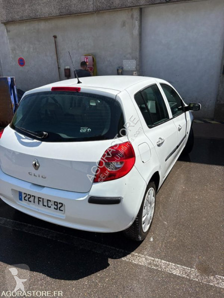عربة نفعية Renault CLIO