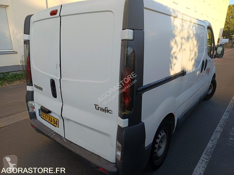 Véhicule utilitaire Renault TRAFIC