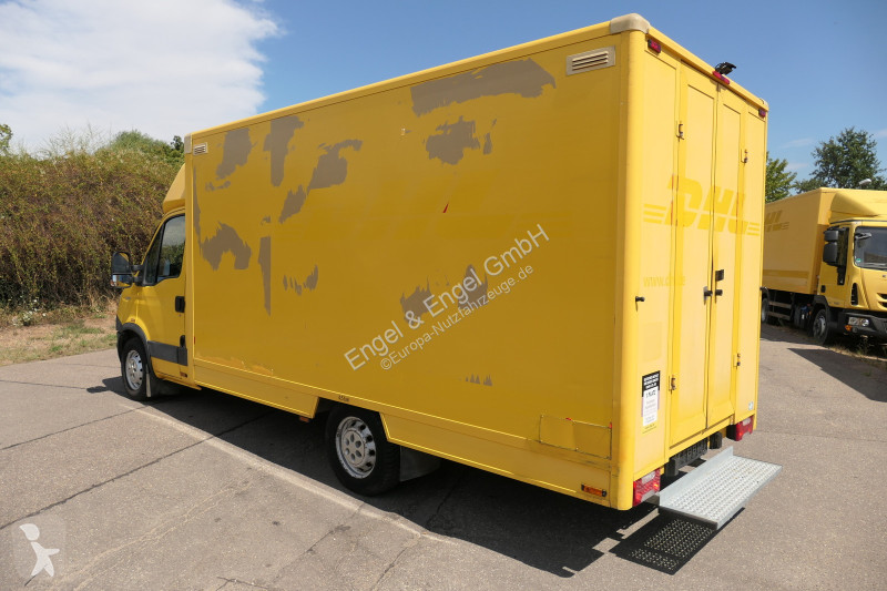 Véhicule utilitaire Iveco Daily 35 S11 C30C...