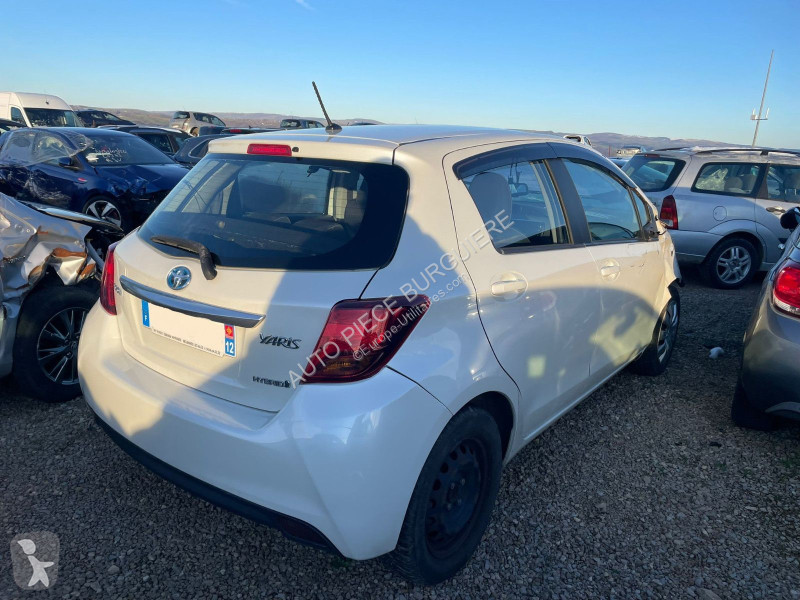 عربة نفعية Toyota TOYOTA III 1.2 100 Hybride...