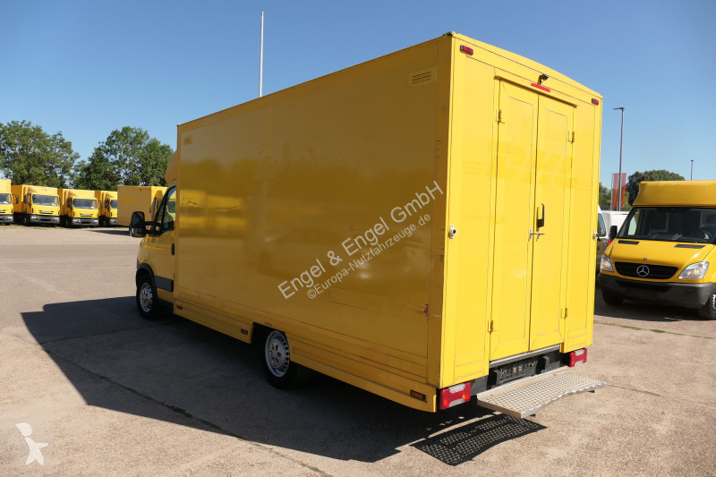 Véhicule utilitaire Iveco Daily 35 S11 C30C...