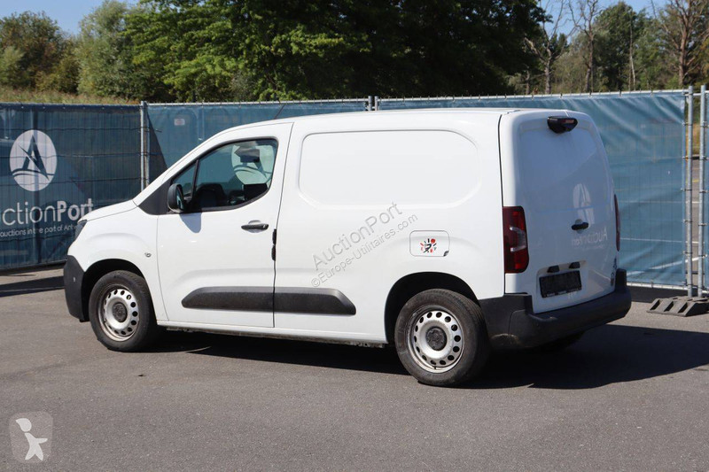 Véhicule utilitaire Peugeot