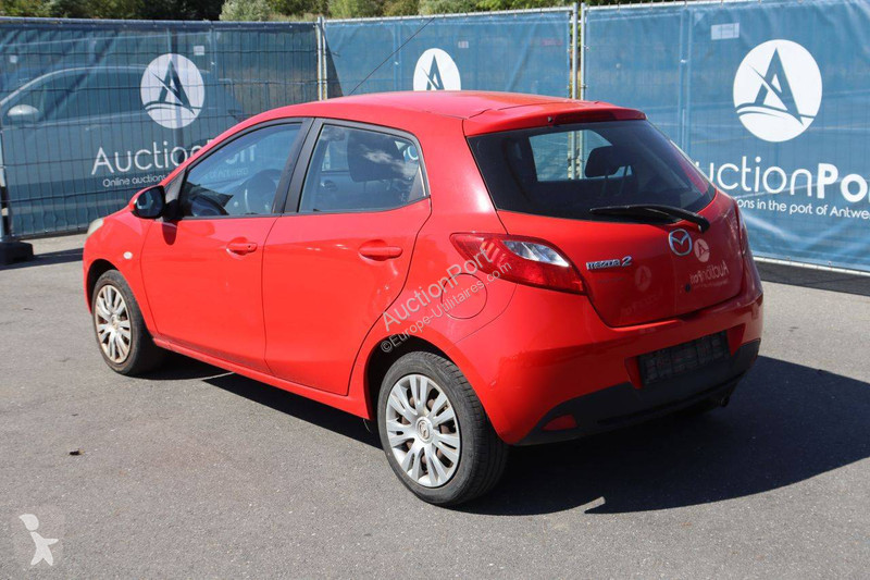 Samochód dostawczy Mazda  2