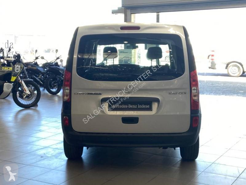 عربة نفعية Mercedes