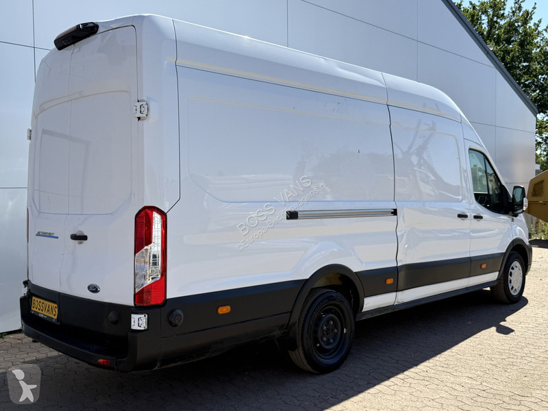 Véhicule utilitaire Ford 68kWh 184PK L4H3...