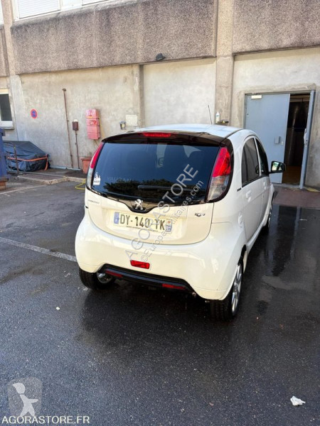 عربة نفعية Peugeot ION