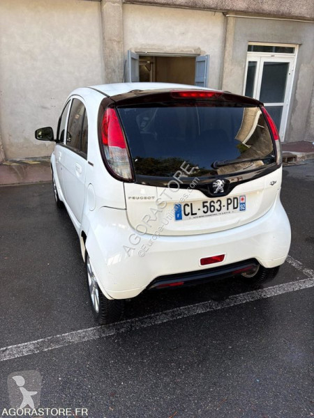 عربة نفعية Peugeot ION