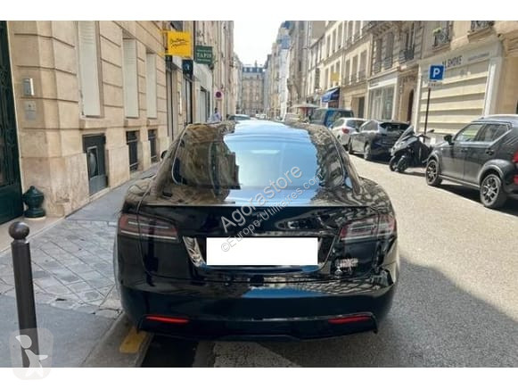 Véhicule utilitaire Tesla MODEL S