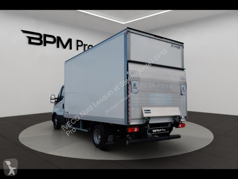 Véhicule utilitaire Iveco CCb 35C16H...