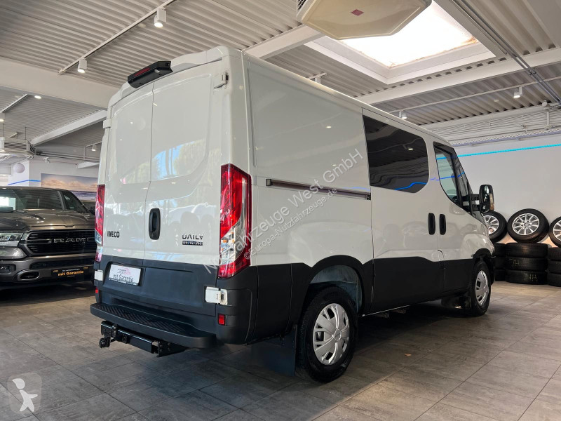 عربة نفعية Iveco 35s18 3,0 HPI...