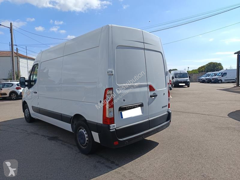 Véhicule utilitaire Renault F3500 L2H2 DCI 135...