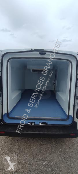 Véhicule utilitaire Renault 2,5L DCI 150 CV