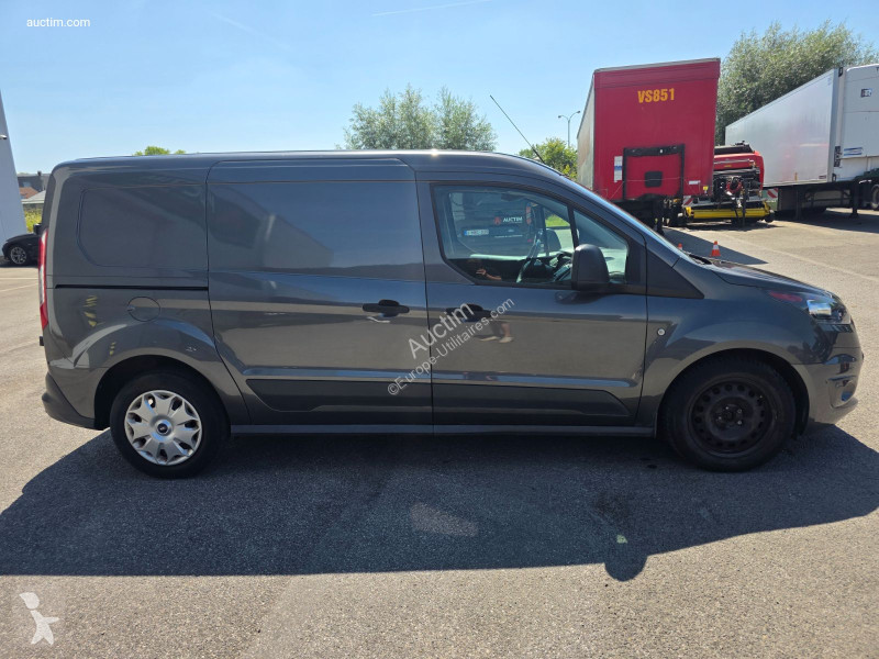 Véhicule utilitaire Ford transit