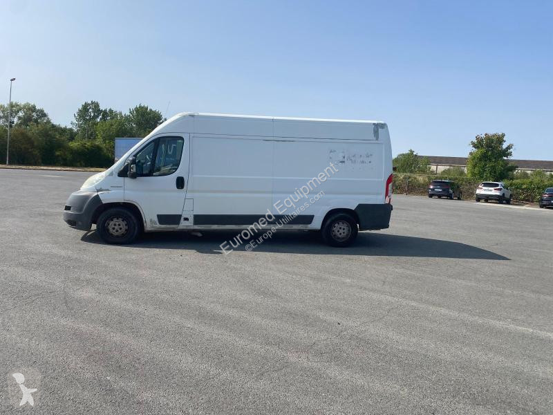 Véhicule utilitaire Peugeot