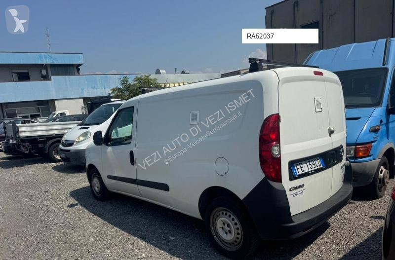 Véhicule utilitaire Opel combo maxi