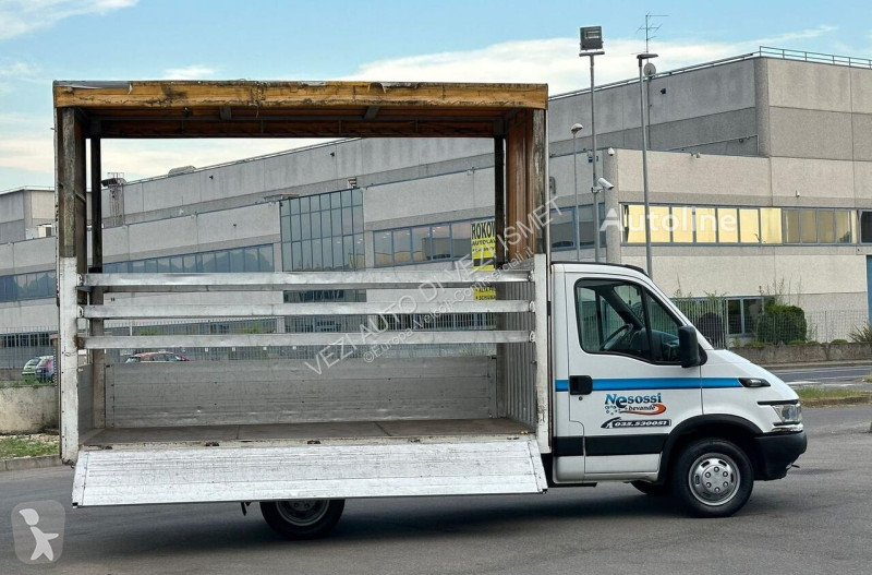 Véhicule utilitaire Iveco 35c17 cc 3.0