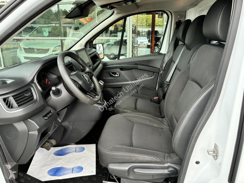 Véhicule utilitaire Renault TRAFIC III FG L2H1...