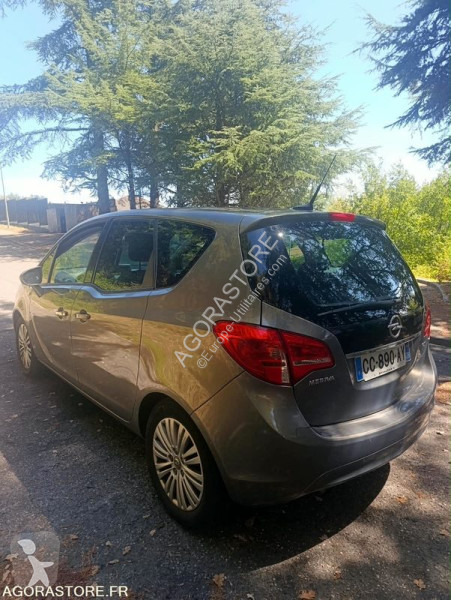 Véhicule utilitaire Opel MERIVA