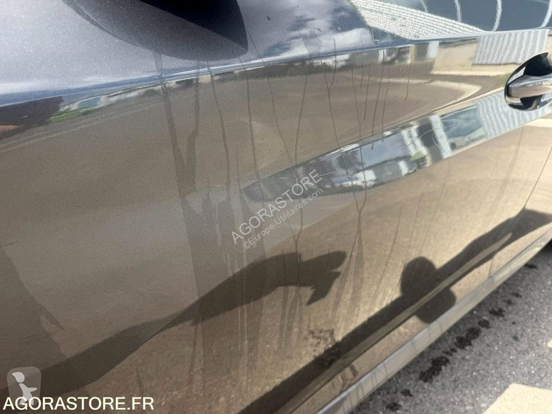 Véhicule utilitaire Peugeot 208