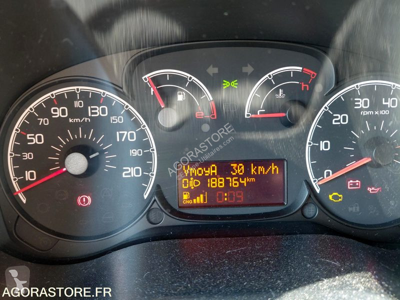 Véhicule utilitaire Fiat DOBLO