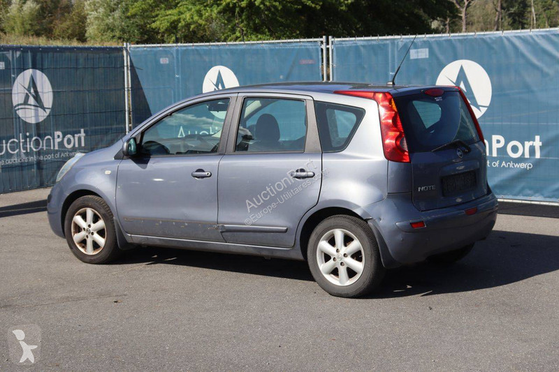 Furgoneta Nissan