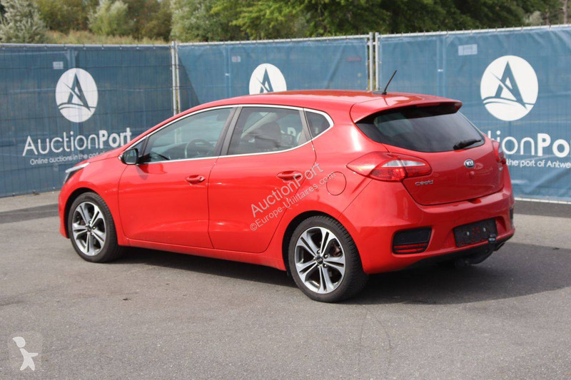 Véhicule utilitaire KIA  cee'd