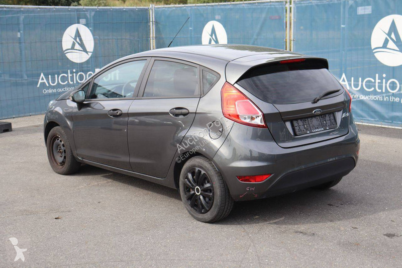 Véhicule utilitaire Ford
