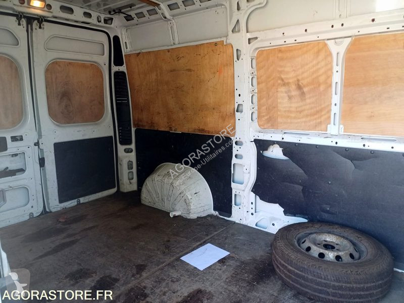 Véhicule utilitaire Peugeot BOXER