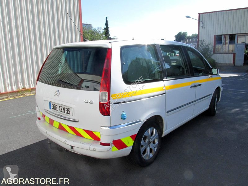 Véhicule utilitaire Citroën C8