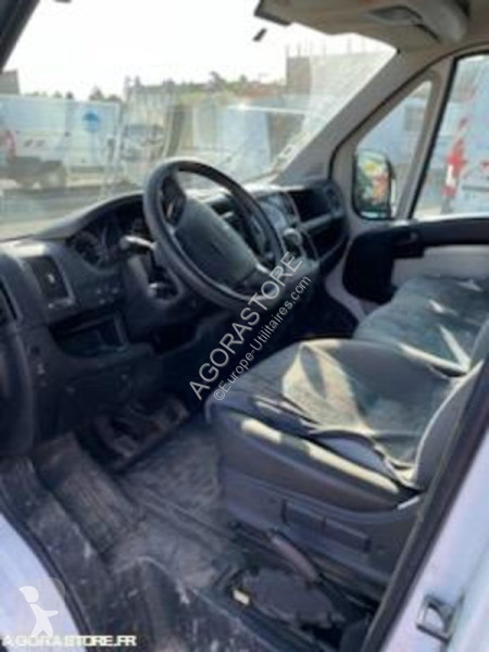 Véhicule utilitaire Peugeot BOXER