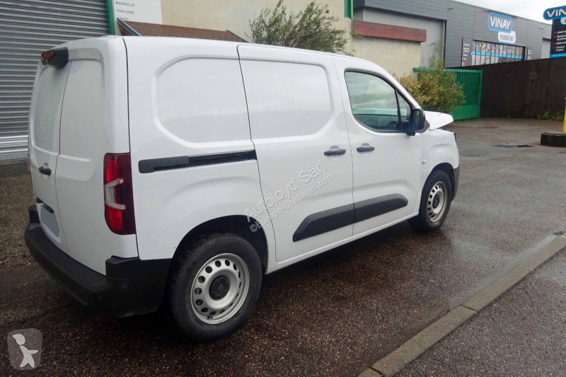 Véhicule utilitaire Peugeot PARTNER 1,5 HDI 100