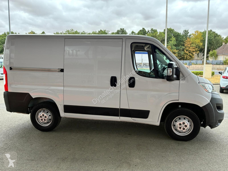 Véhicule utilitaire Peugeot 2.2 BLUEHDI S&S...