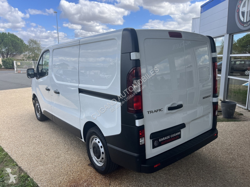 Коммерческий автомобиль Renault TRAFIC III FG...